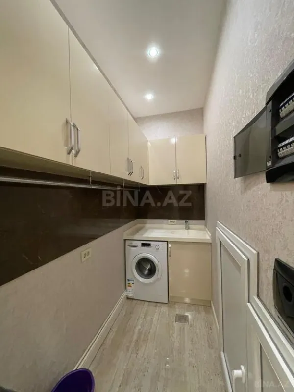 Satılır 3 otaqlı mənzil 168 m²