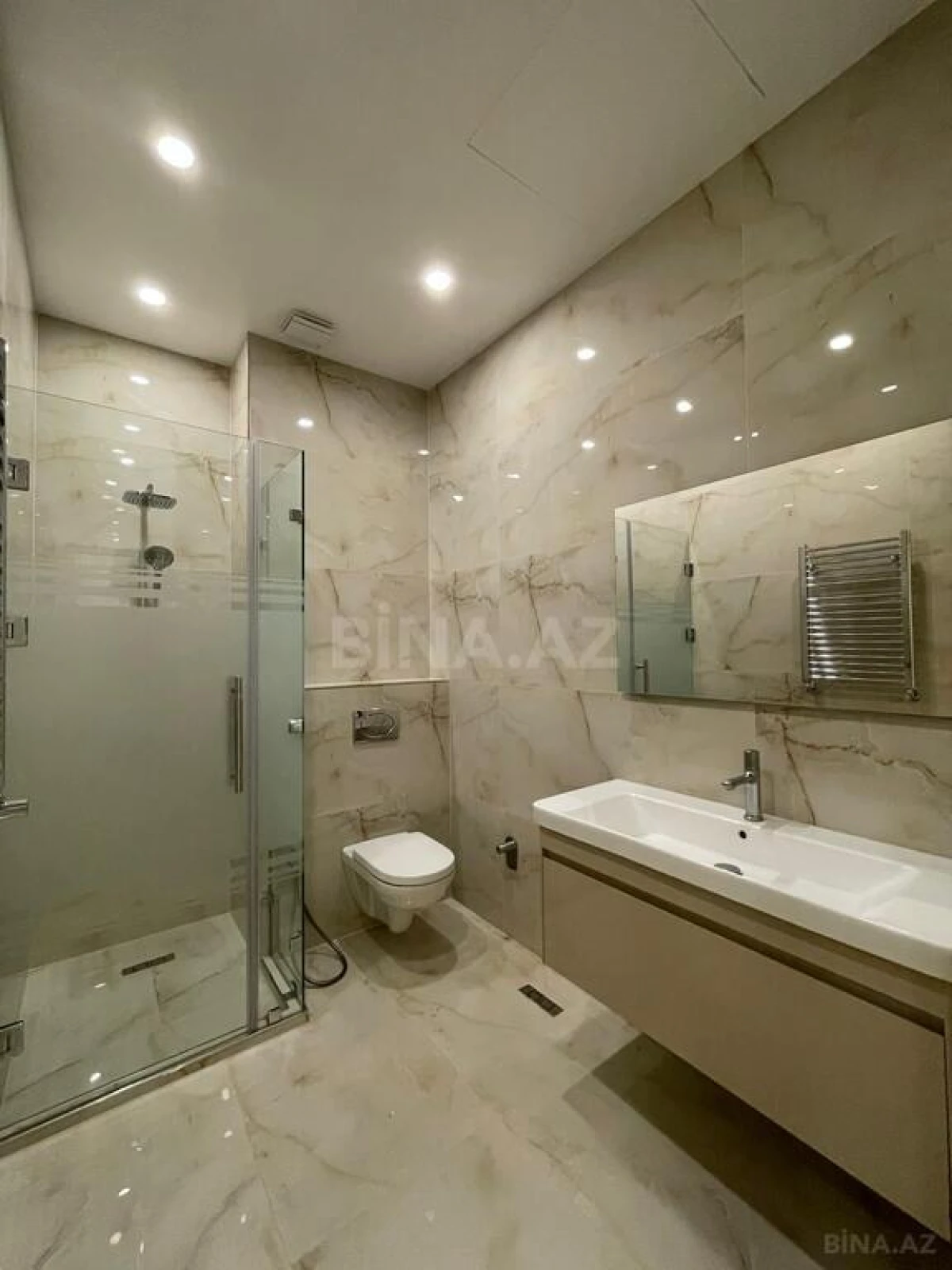 Satılır 3 otaqlı mənzil 168 m²