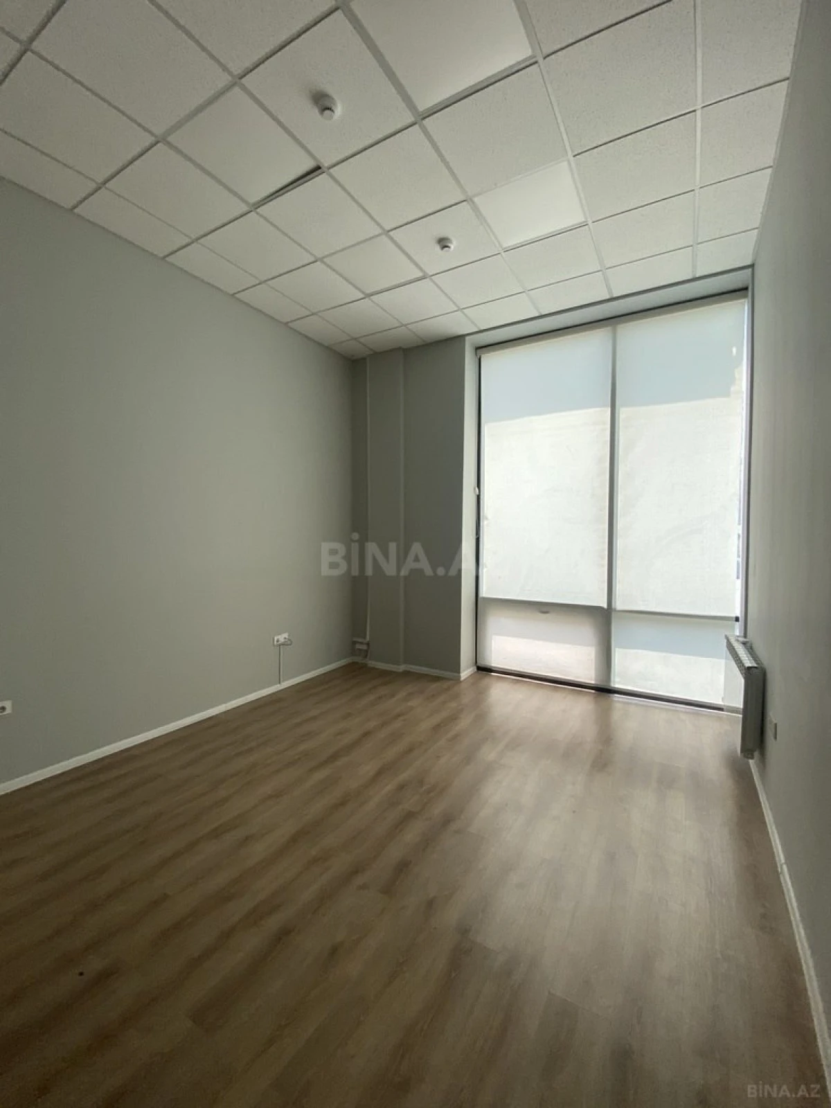 Kirayə verilir 2 otaqlı ofis 65 m²