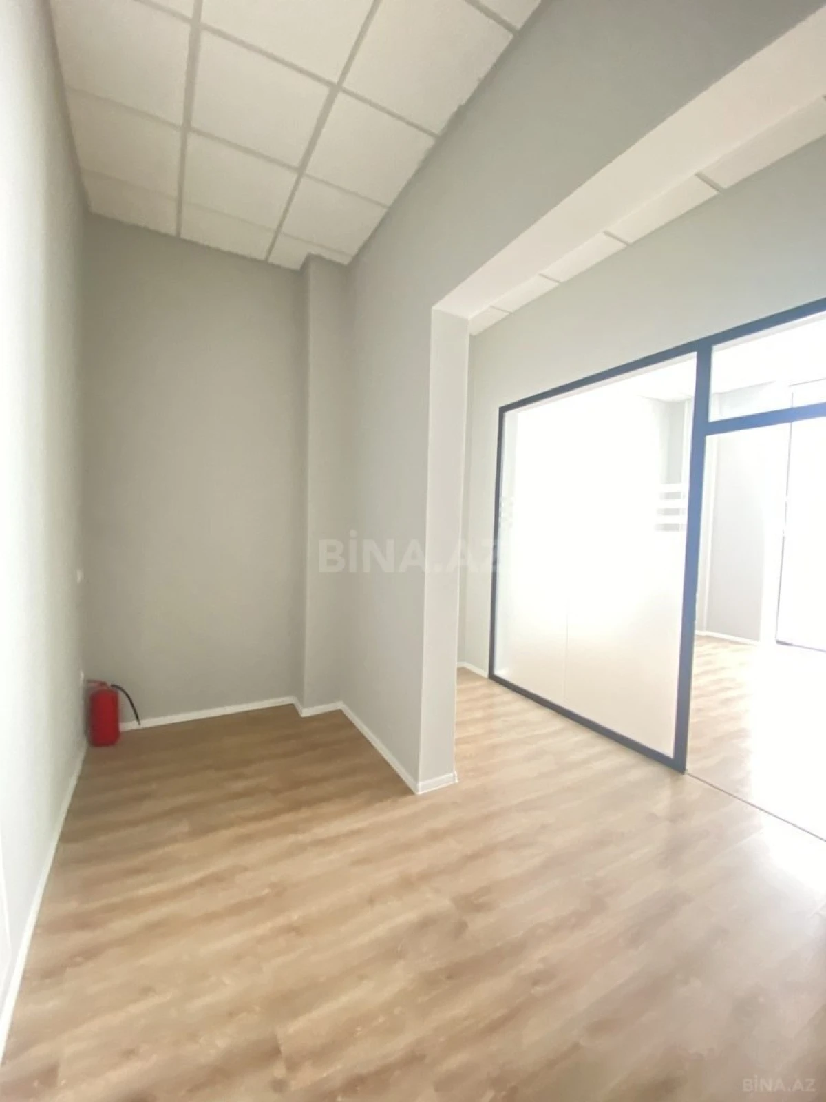 Kirayə verilir 2 otaqlı ofis 65 m²