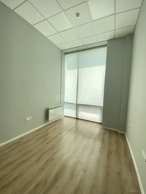 Kirayə verilir 2 otaqlı ofis 65 m²