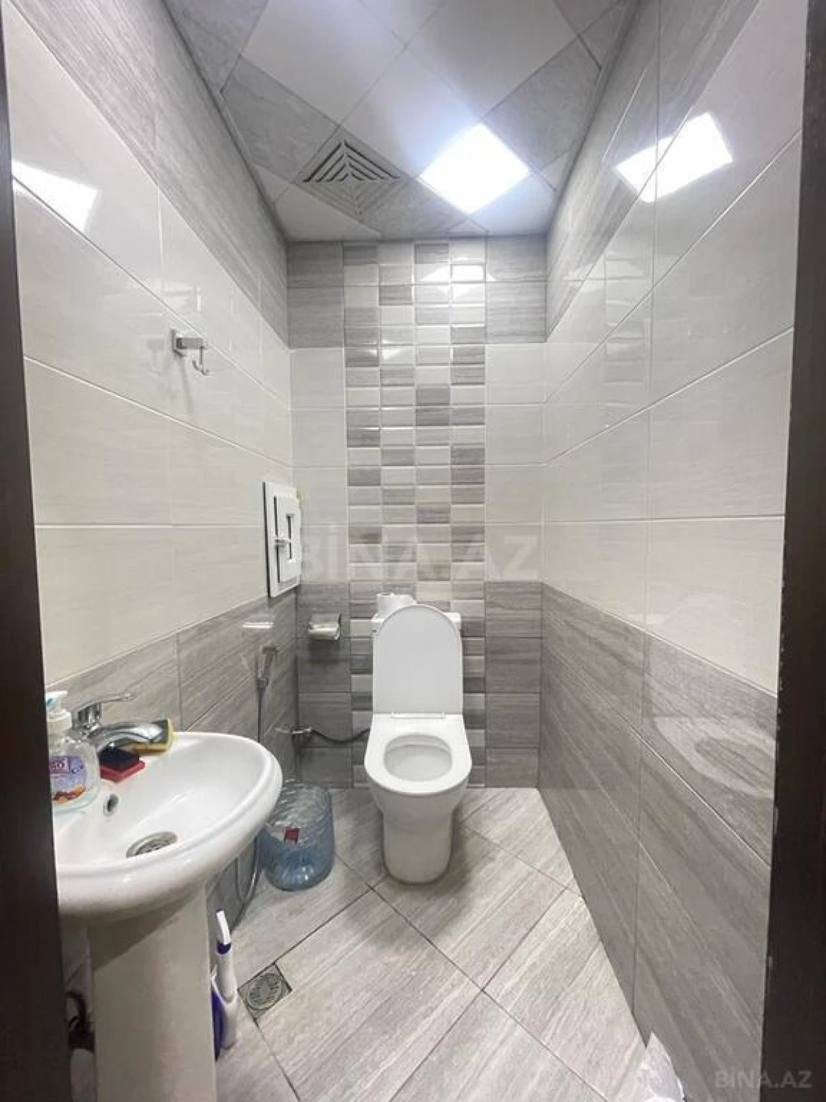 Kirayə verilir 2 otaqlı mənzil 85 m²