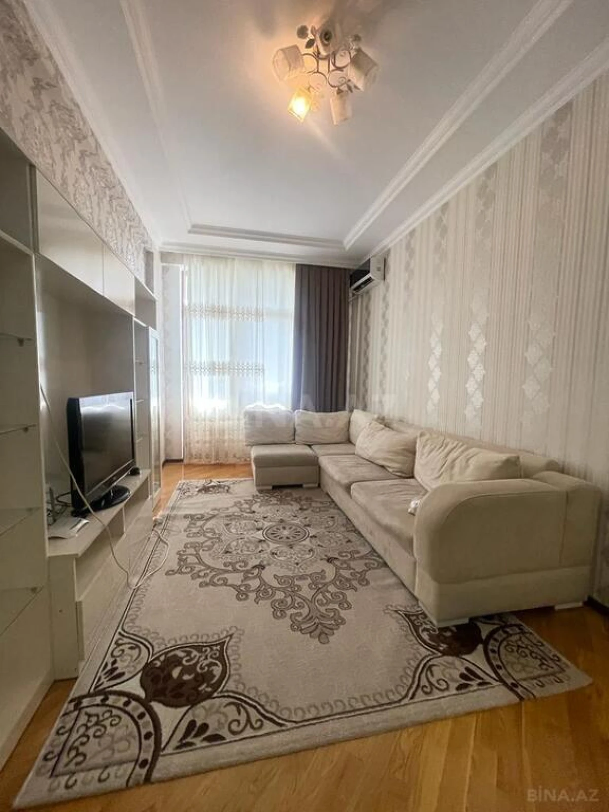Kirayə verilir 2 otaqlı mənzil 85 m²