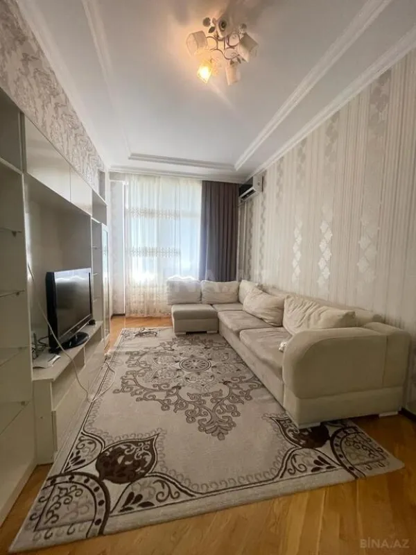 Kirayə verilir 2 otaqlı mənzil 85 m²