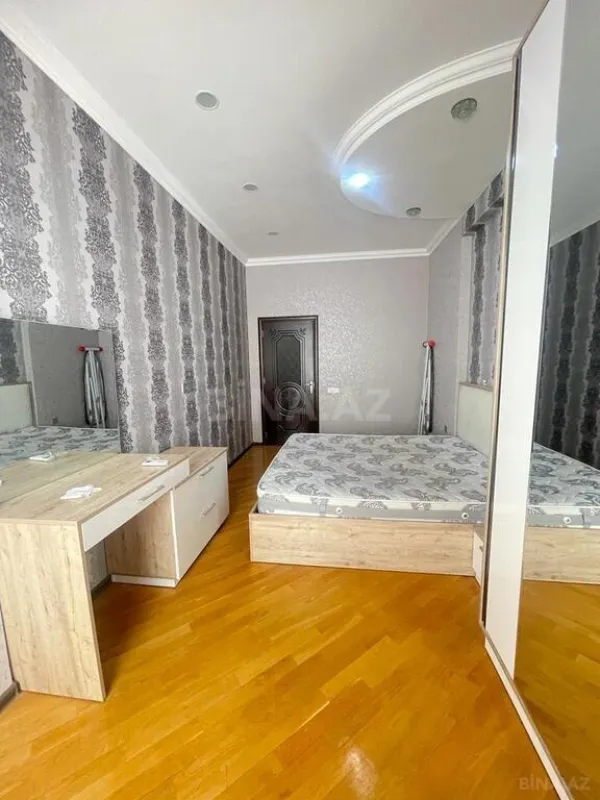 Kirayə verilir 2 otaqlı mənzil 85 m²