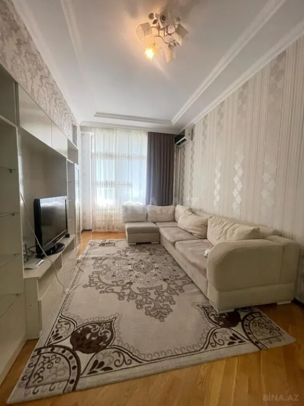Kirayə verilir 2 otaqlı mənzil 85 m²