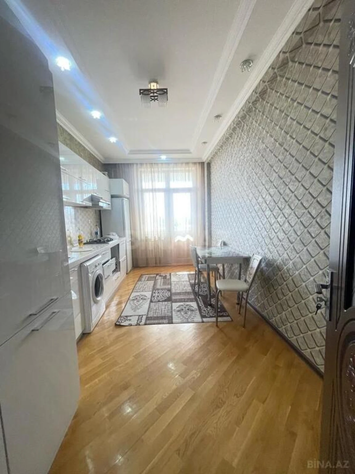 Kirayə verilir 2 otaqlı mənzil 85 m²