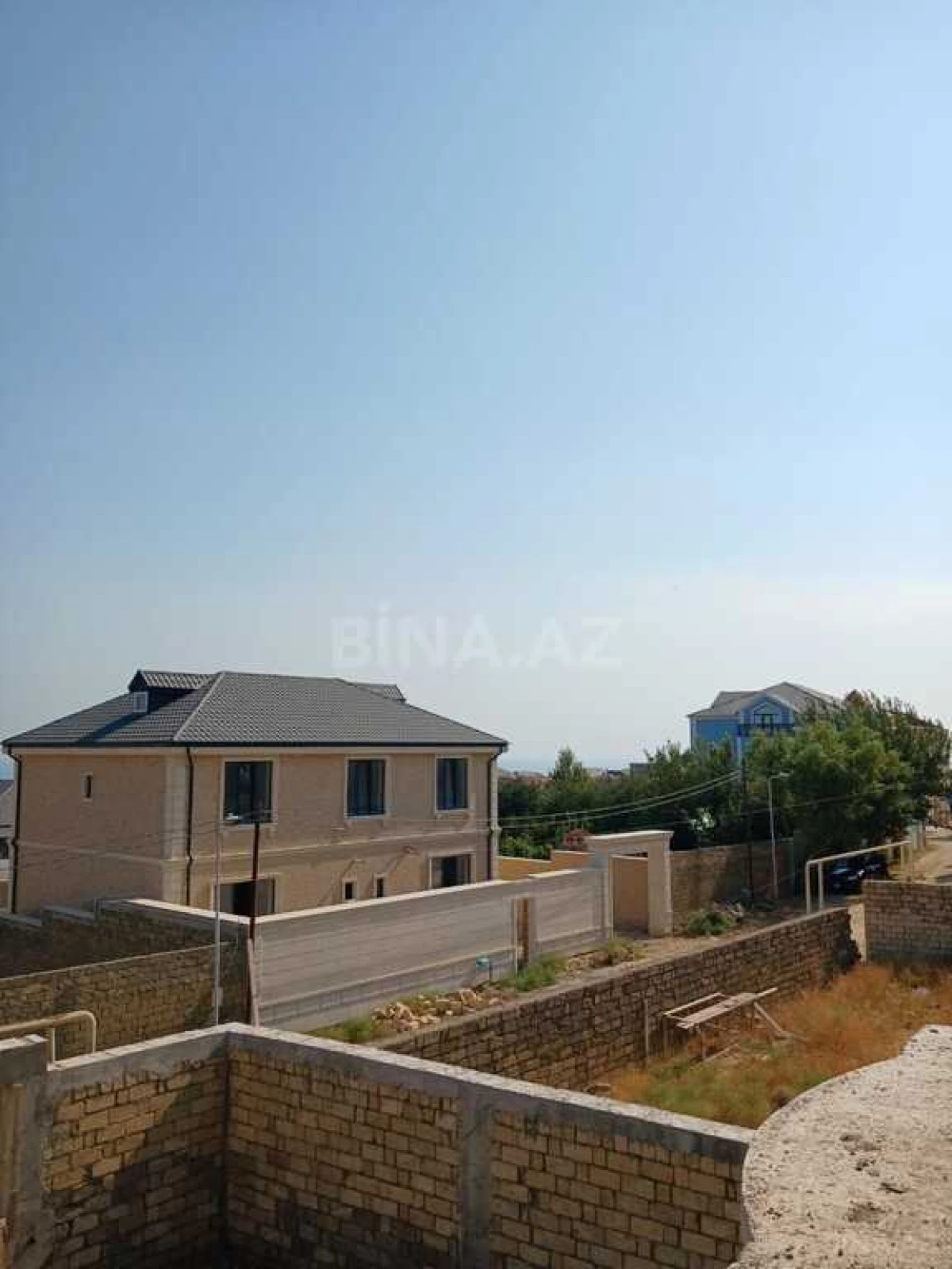 Satılır 8 otaqlı həyət evi 500 m²