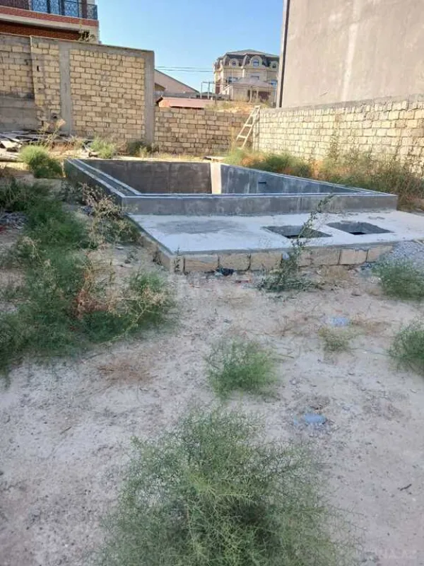 Satılır 8 otaqlı həyət evi 500 m²