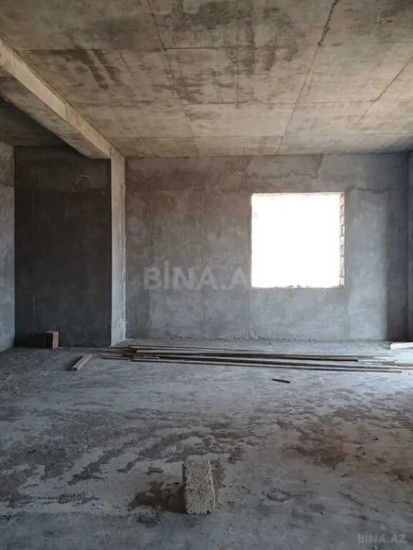 Satılır 8 otaqlı həyət evi 500 m²