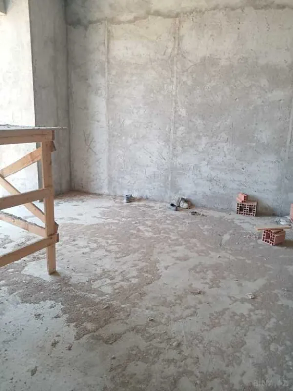 Satılır 8 otaqlı həyət evi 500 m²