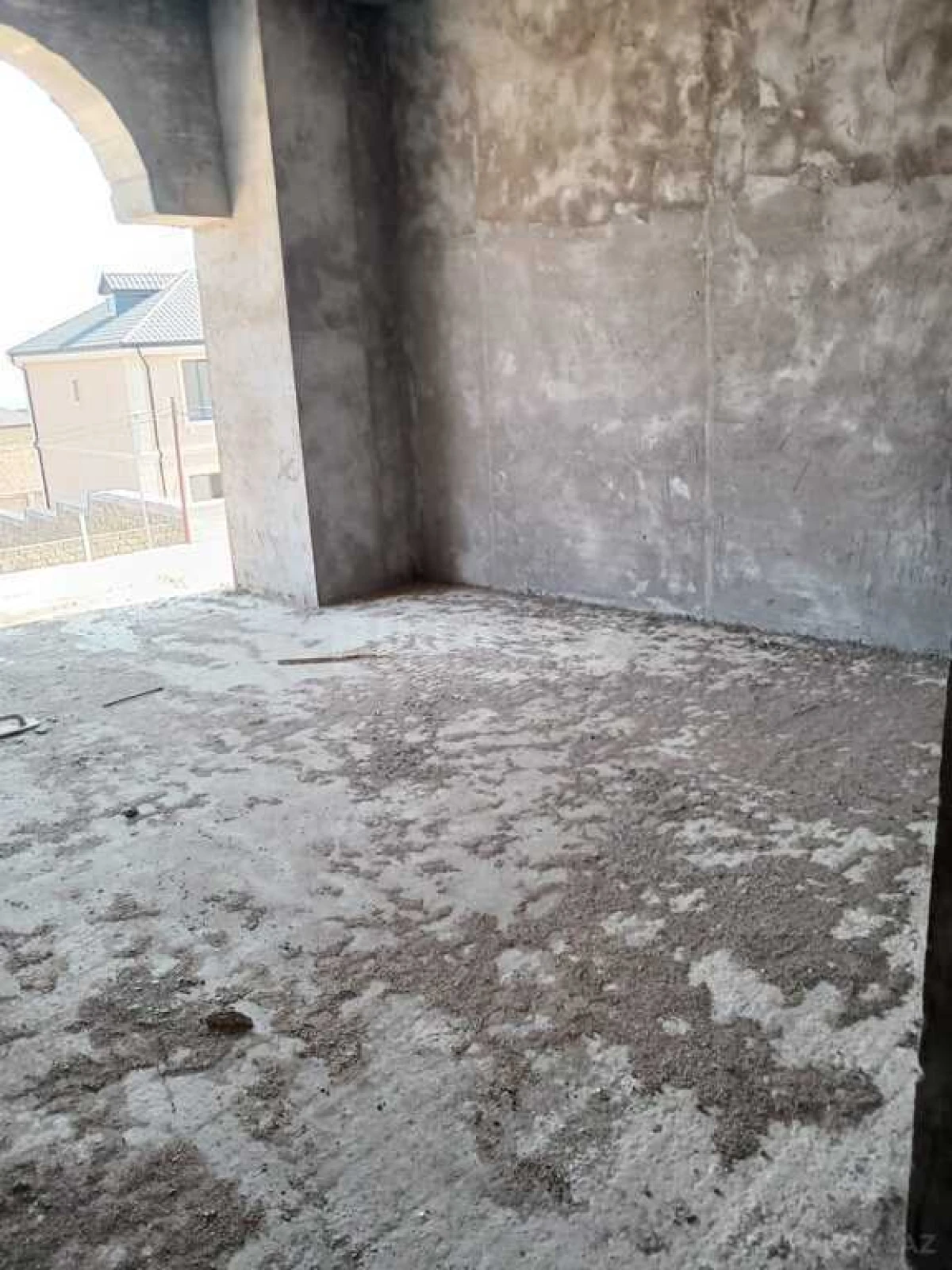 Satılır 8 otaqlı həyət evi 500 m²