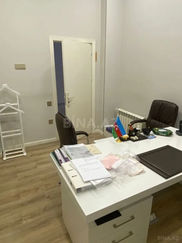 Satılır obyekt 200 m²