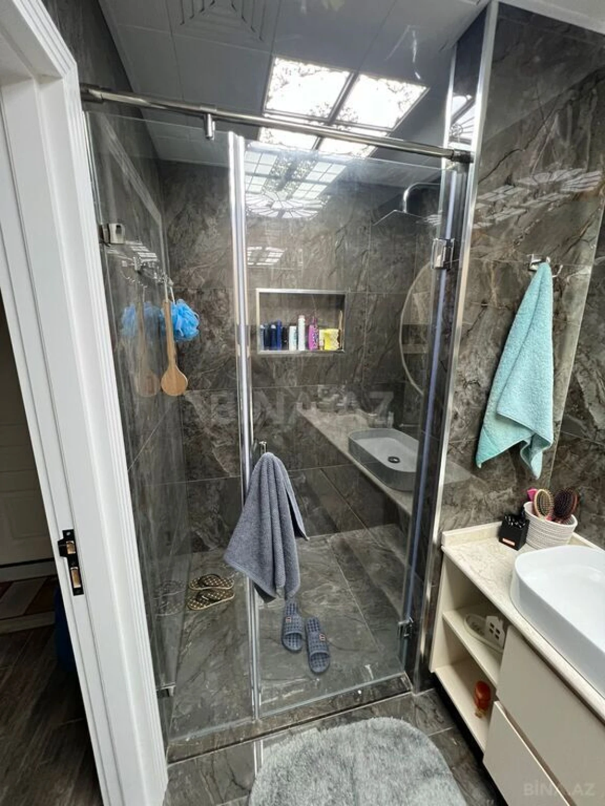 Satılır 2 otaqlı mənzil 80.5 m²