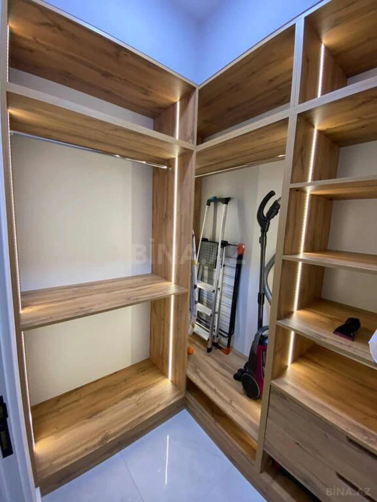 Kirayə verilir 2 otaqlı mənzil 85 m²