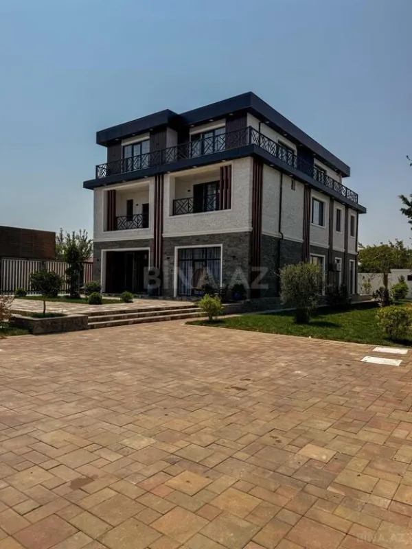 Satılır 8 otaqlı həyət evi 1000 m²