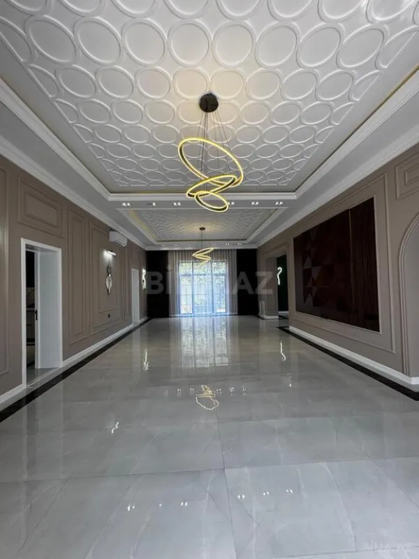 Satılır 8 otaqlı həyət evi 1000 m²