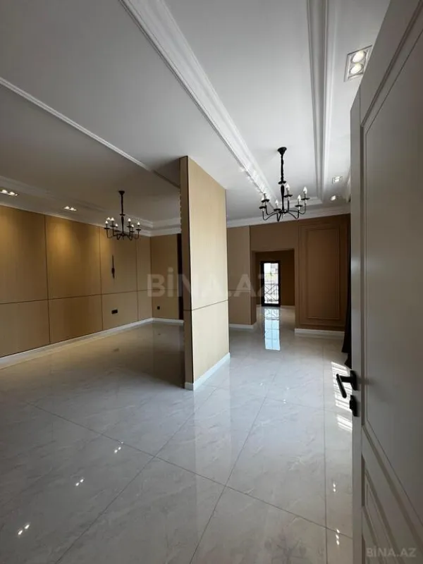 Satılır 8 otaqlı həyət evi 1000 m²