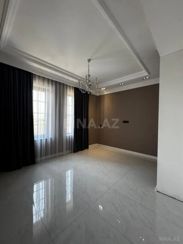 Satılır 8 otaqlı həyət evi 1000 m²