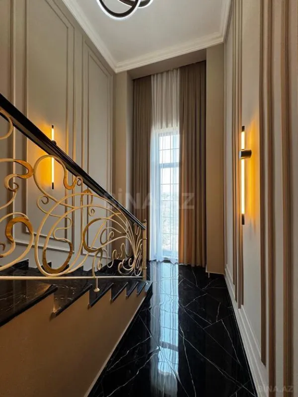 Satılır 8 otaqlı həyət evi 1000 m²