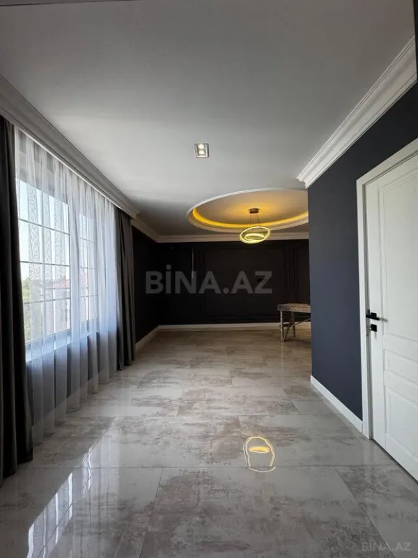 Satılır 8 otaqlı həyət evi 1000 m²