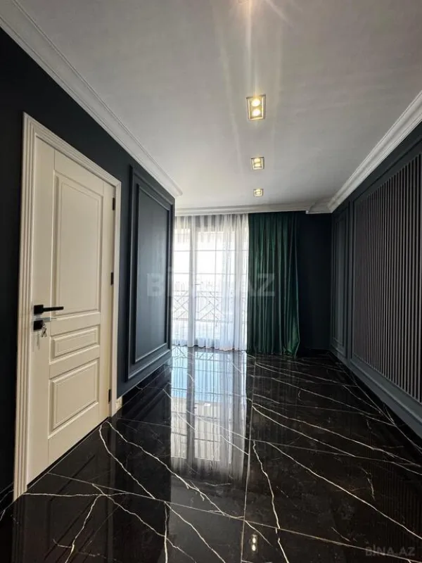Satılır 8 otaqlı həyət evi 1000 m²