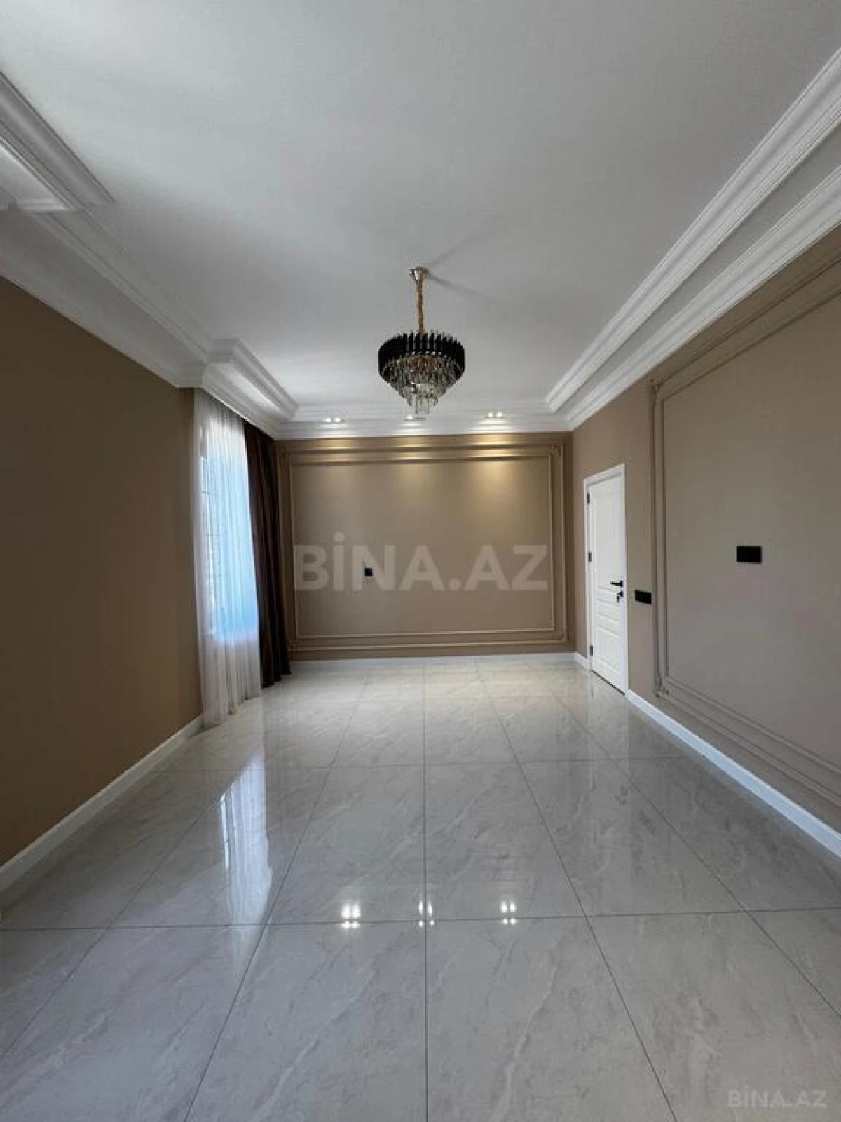 Satılır 8 otaqlı həyət evi 1000 m²