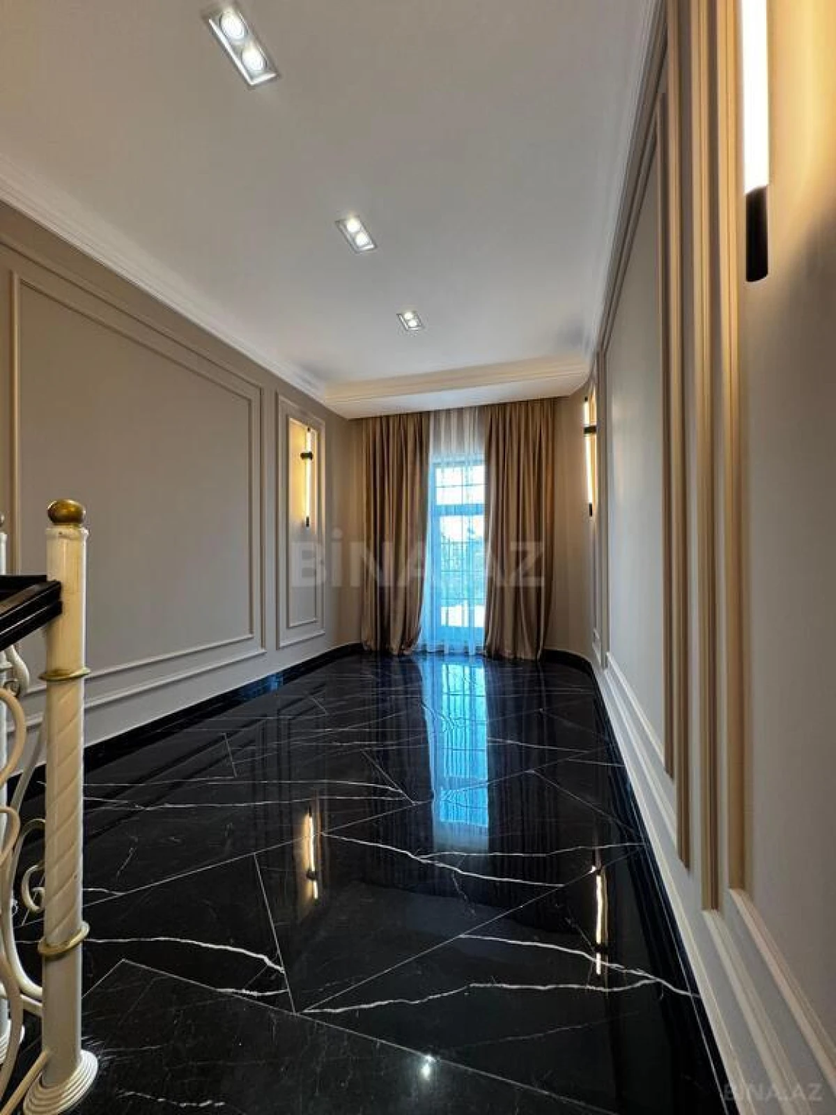 Satılır 8 otaqlı həyət evi 1000 m²