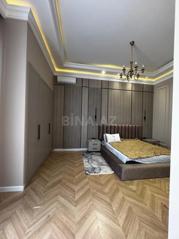 Satılır 8 otaqlı həyət evi 1000 m²