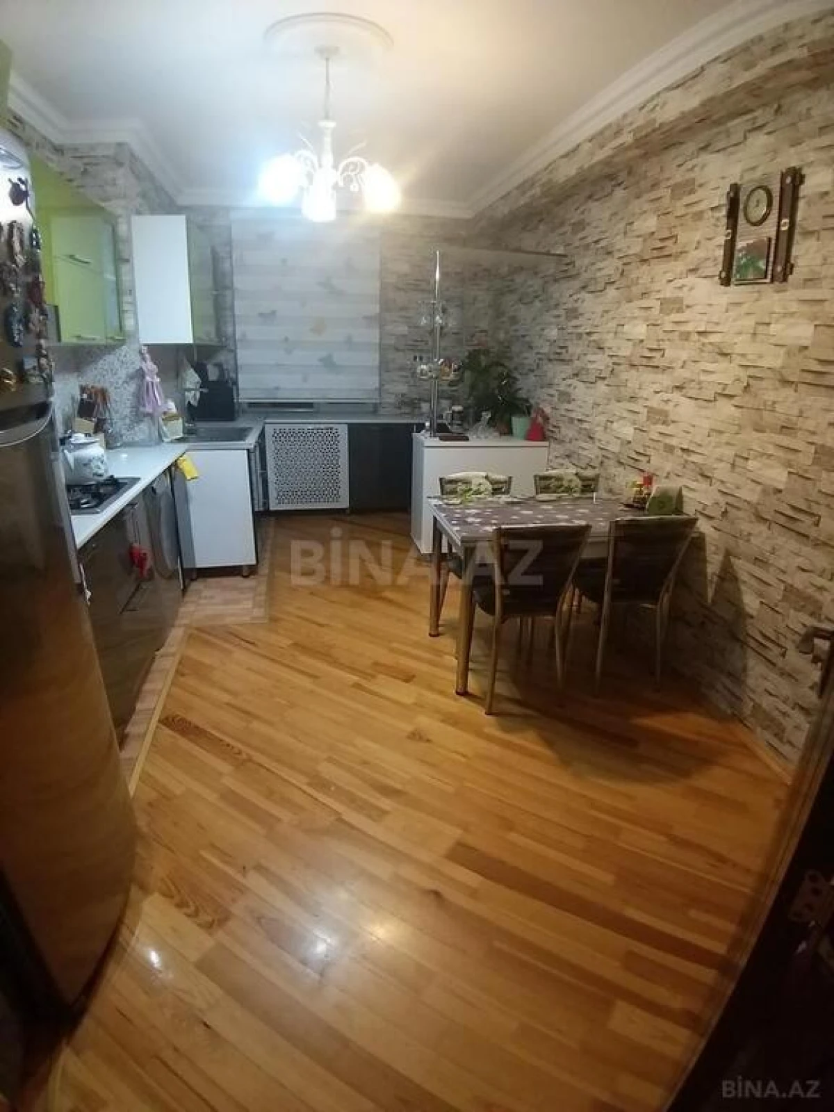 Satılır 3 otaqlı mənzil 124 m²