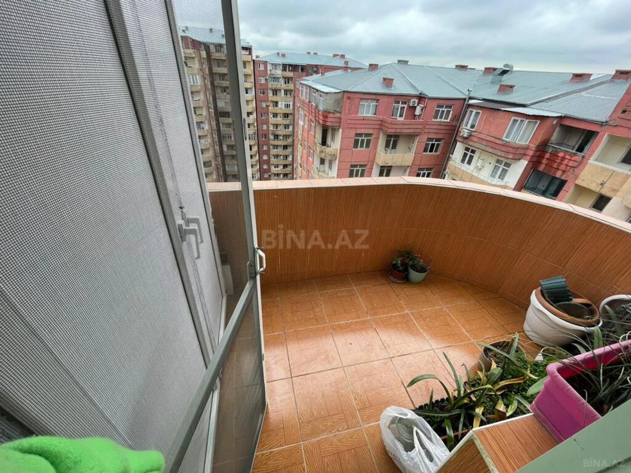 Satılır 3 otaqlı mənzil 124 m²