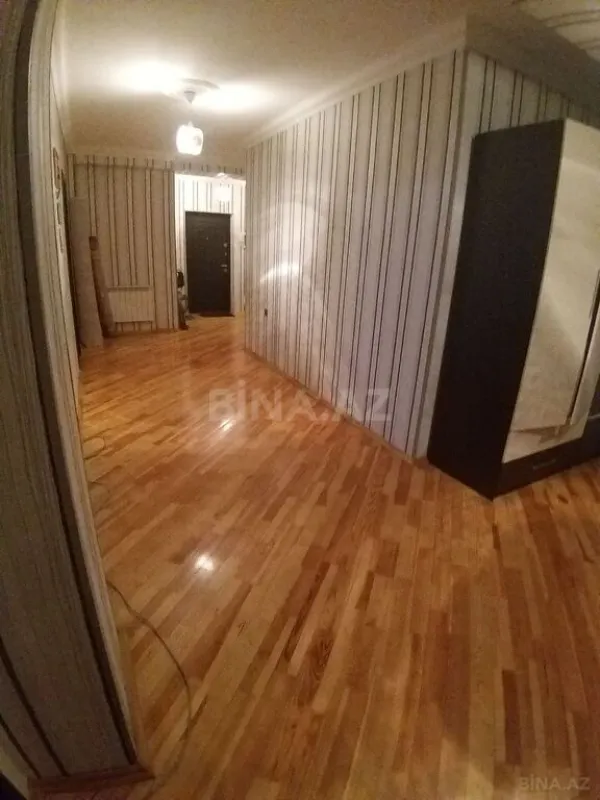 Satılır 3 otaqlı mənzil 124 m²