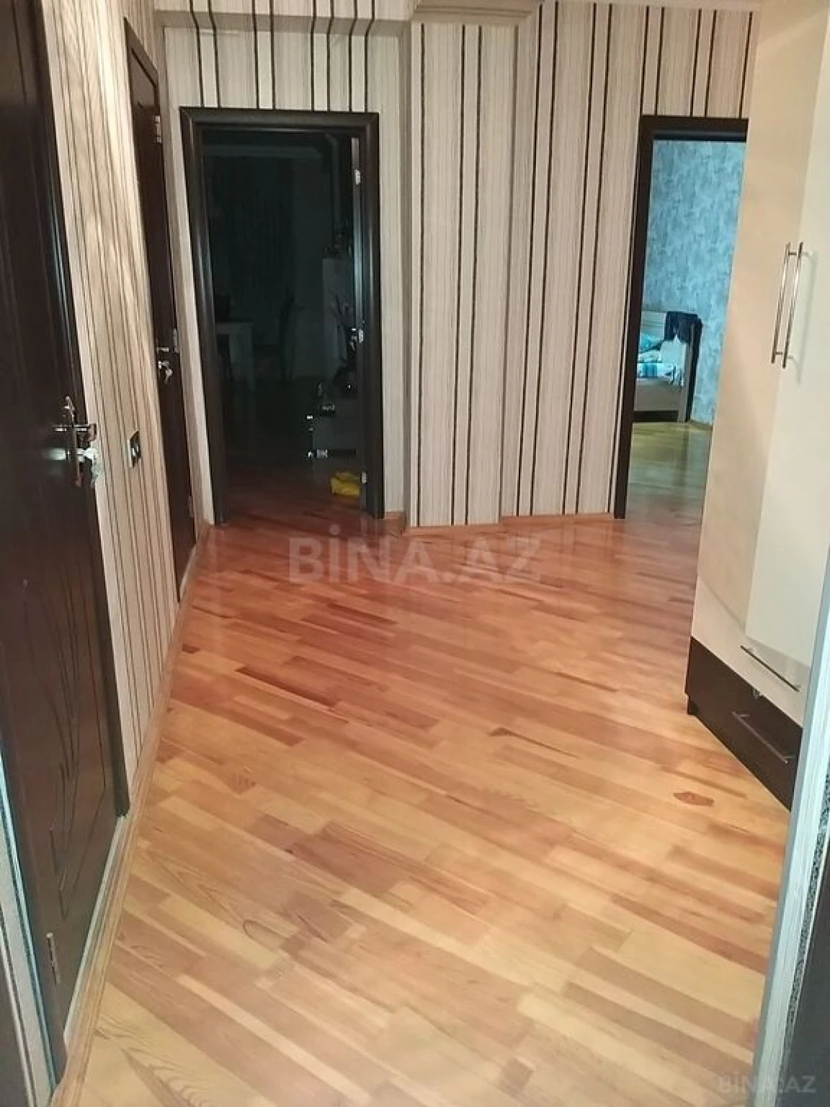 Satılır 3 otaqlı mənzil 124 m²