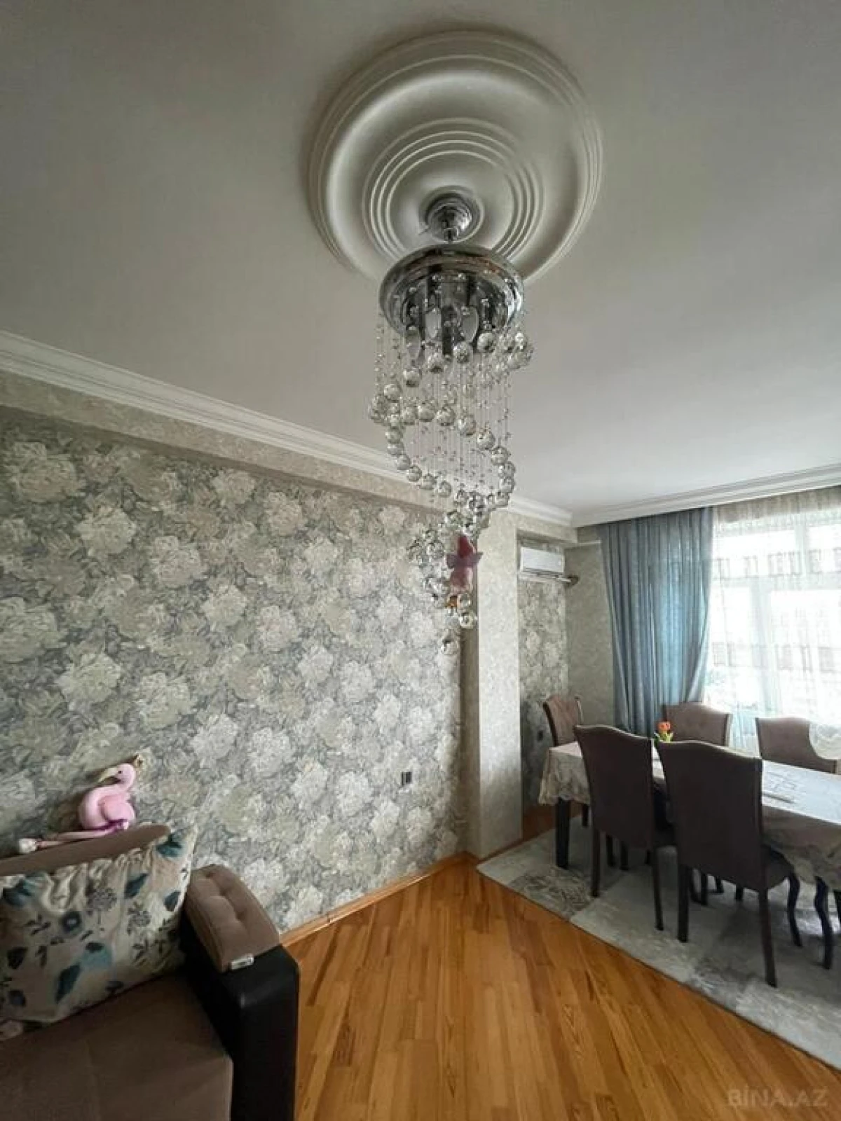 Satılır 3 otaqlı mənzil 124 m²