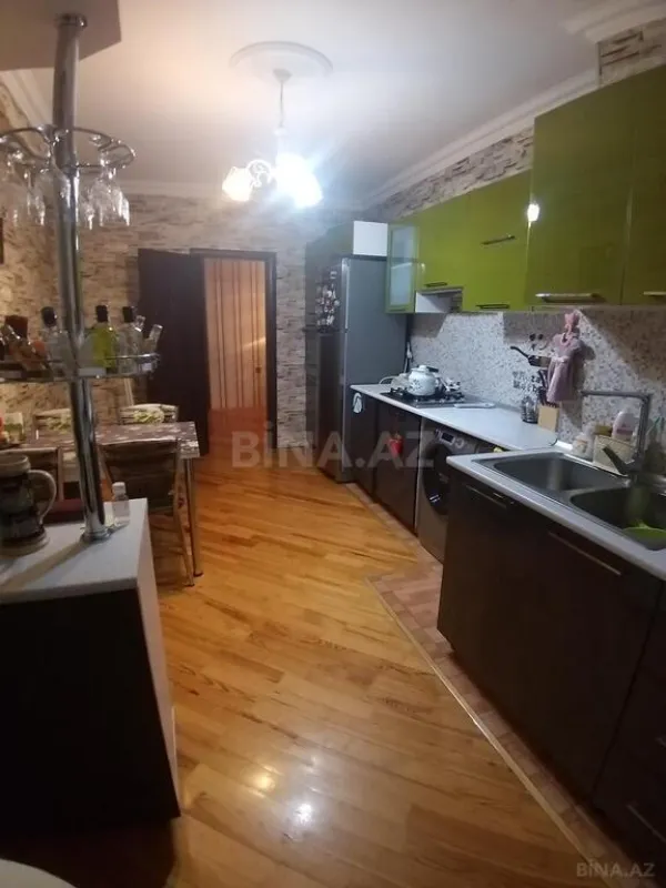 Satılır 3 otaqlı mənzil 124 m²