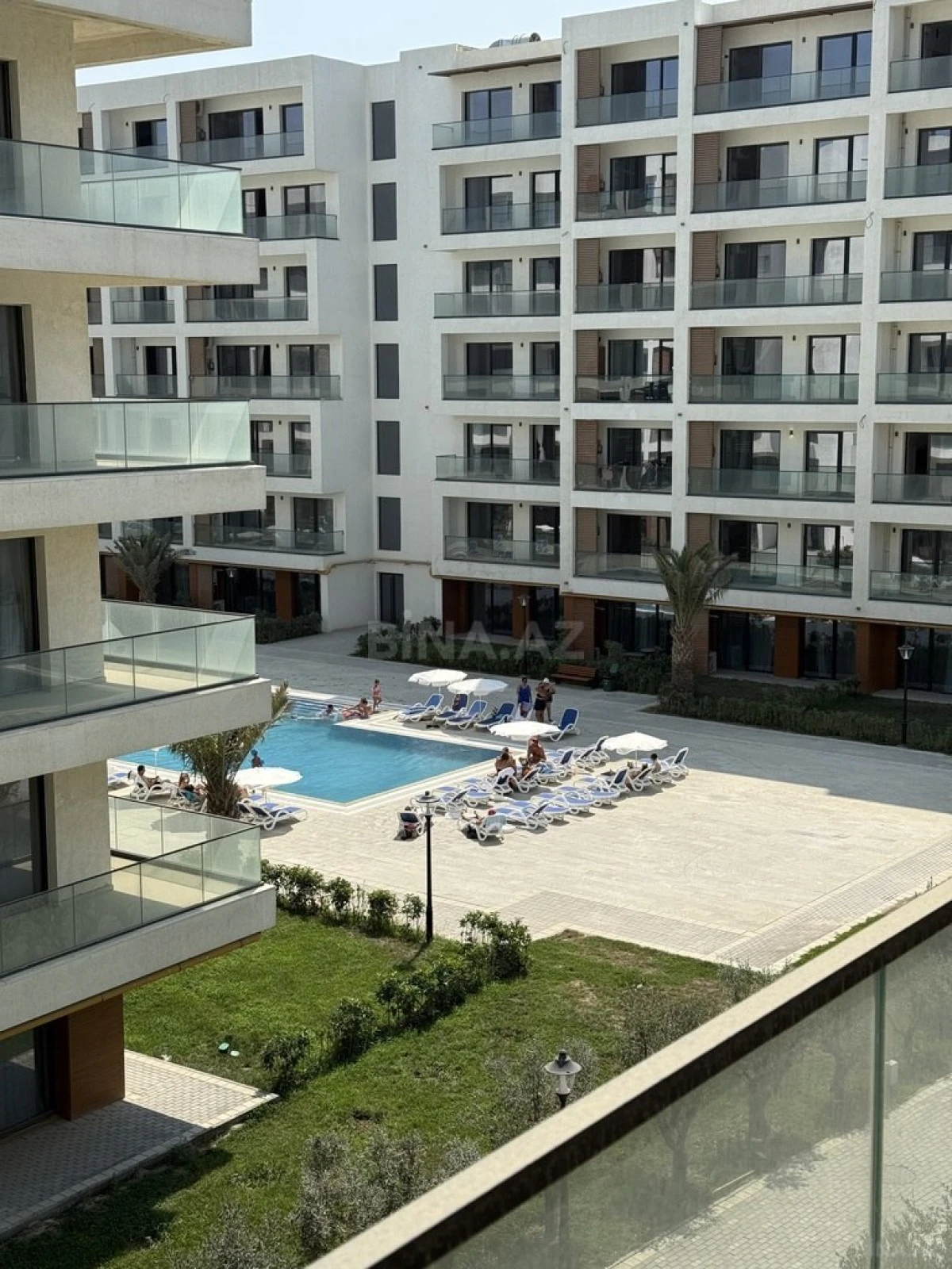 Satılır 3 otaqlı mənzil 158 m²