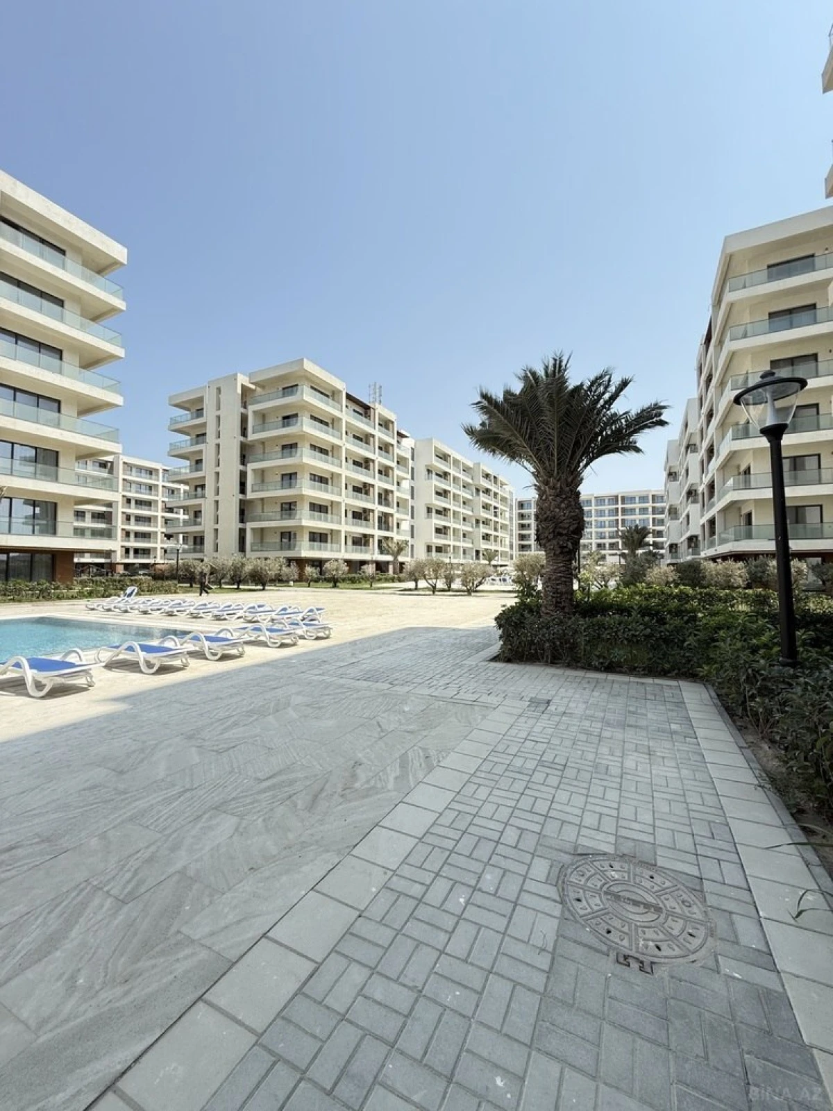 Satılır 3 otaqlı mənzil 158 m²