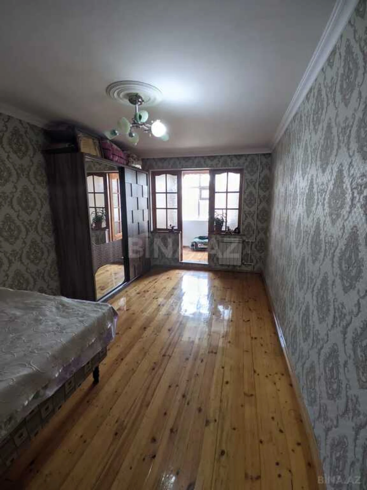 Satılır 4 otaqlı mənzil 100 m²