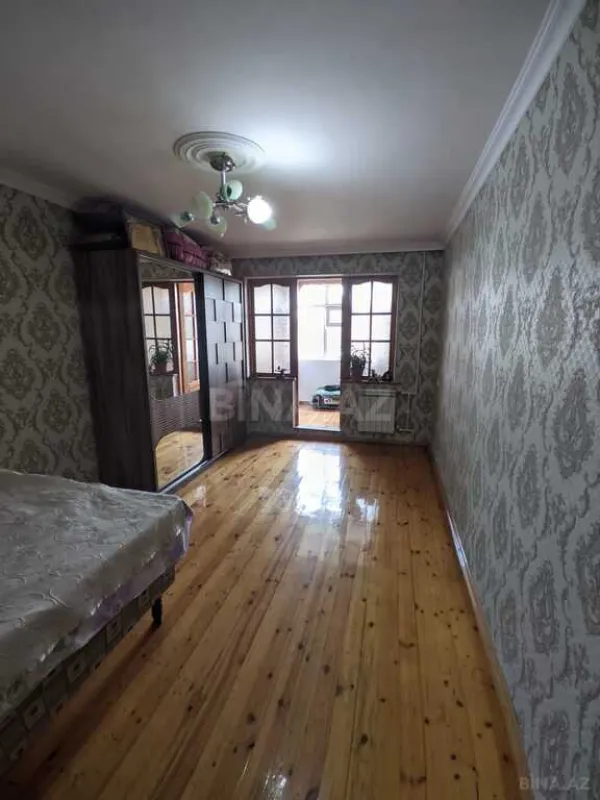 Satılır 4 otaqlı mənzil 100 m²