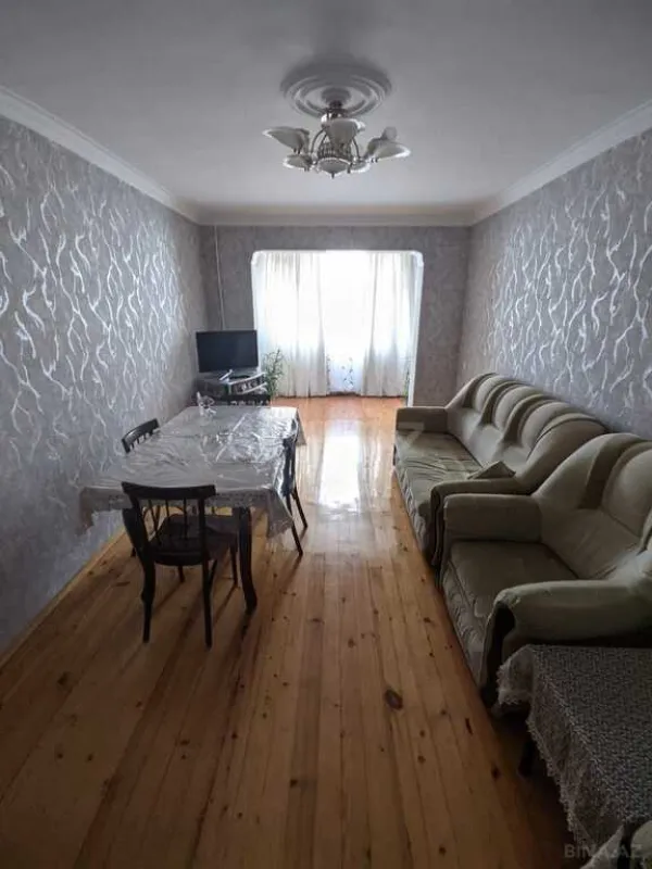 Satılır 4 otaqlı mənzil 100 m²