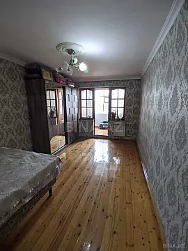 Satılır 4 otaqlı mənzil 100 m²