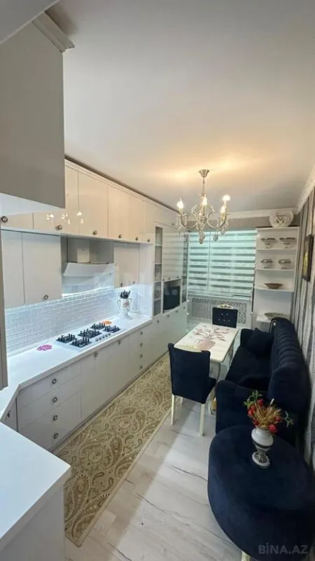 Satılır 4 otaqlı mənzil 160 m²
