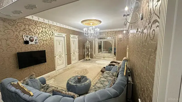 Satılır 4 otaqlı mənzil 160 m²