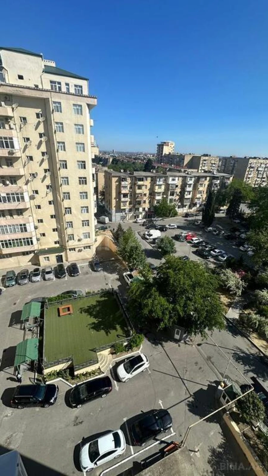 Satılır 4 otaqlı mənzil 160 m²