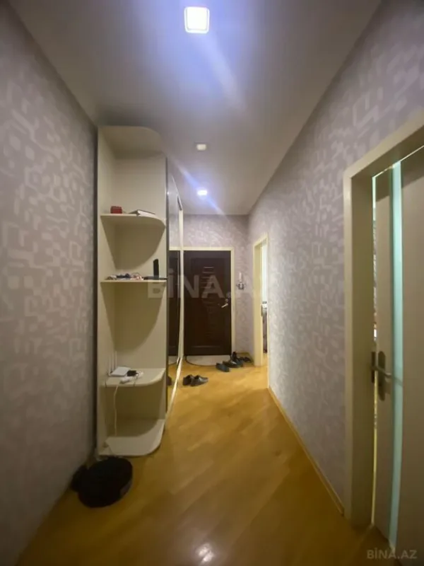 Satılır 4 otaqlı mənzil 127 m²