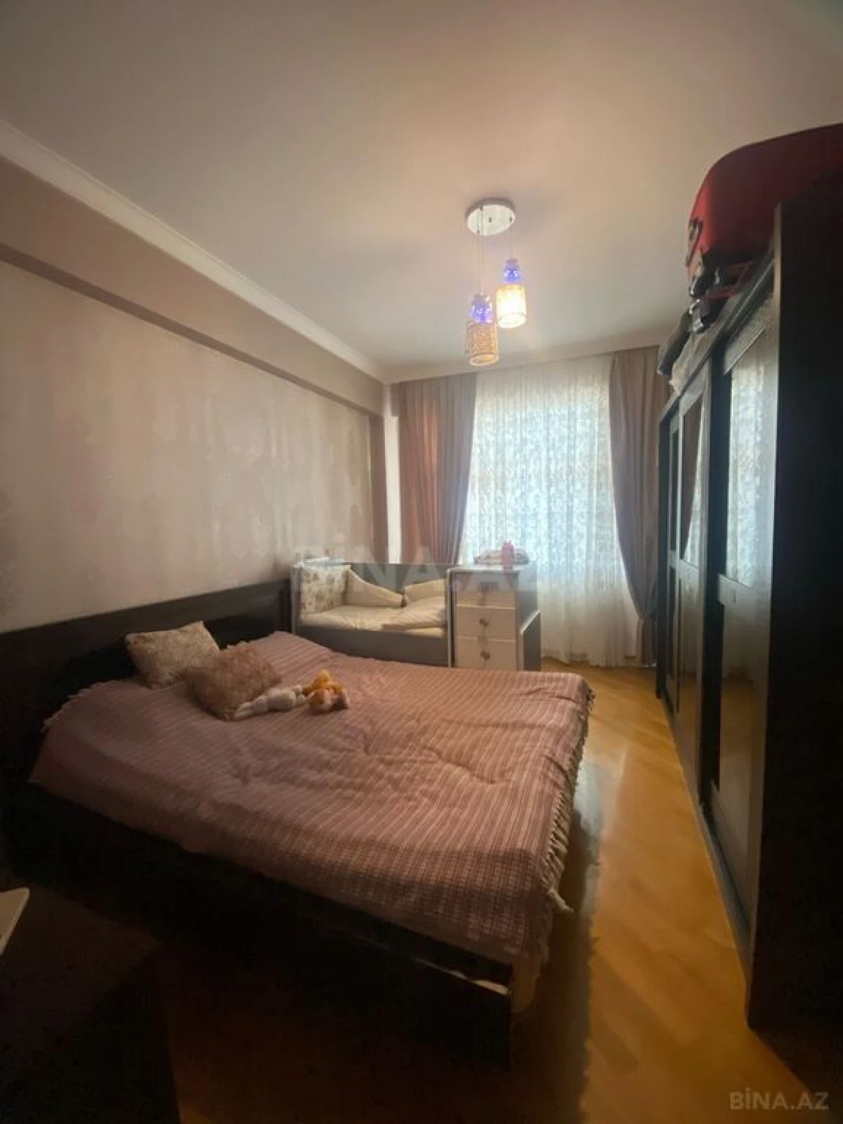 Satılır 4 otaqlı mənzil 127 m²
