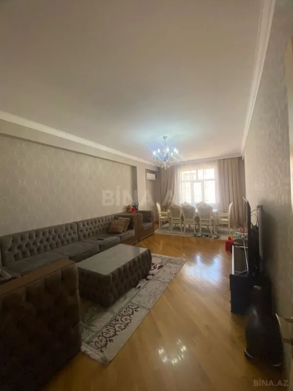 Satılır 4 otaqlı mənzil 127 m²