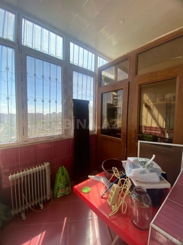 Satılır 4 otaqlı mənzil 127 m²