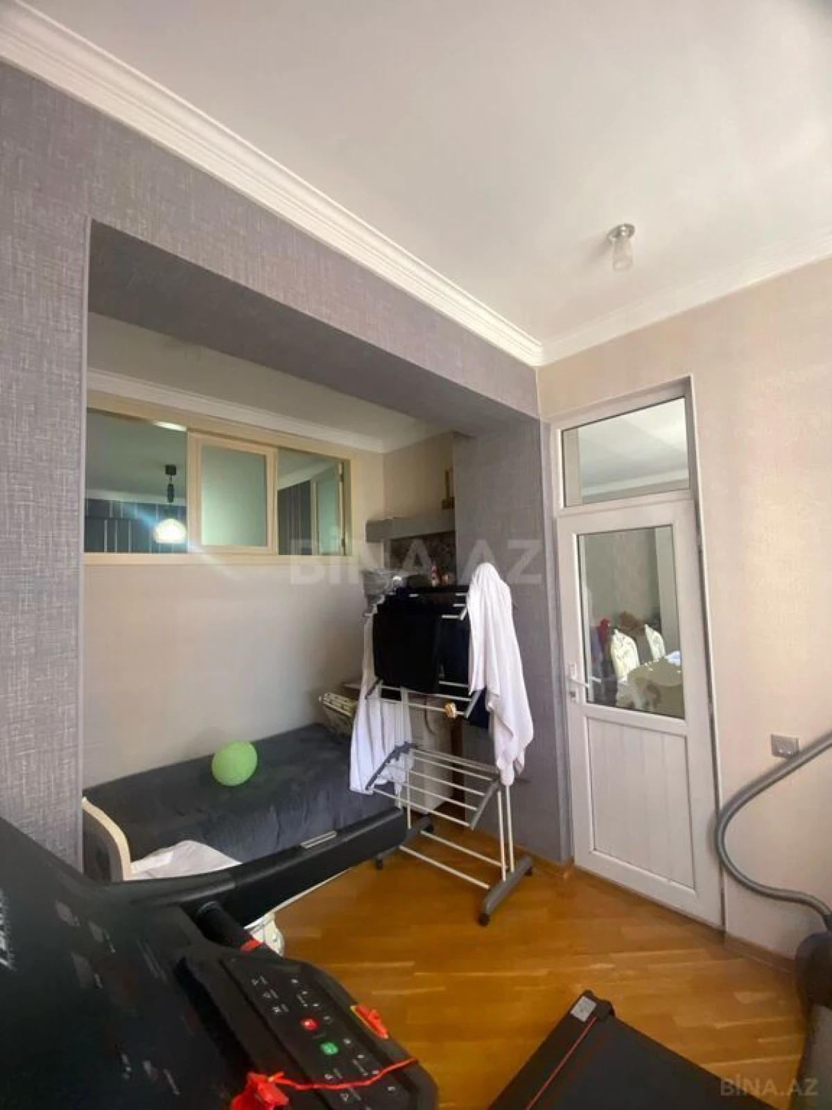 Satılır 4 otaqlı mənzil 127 m²