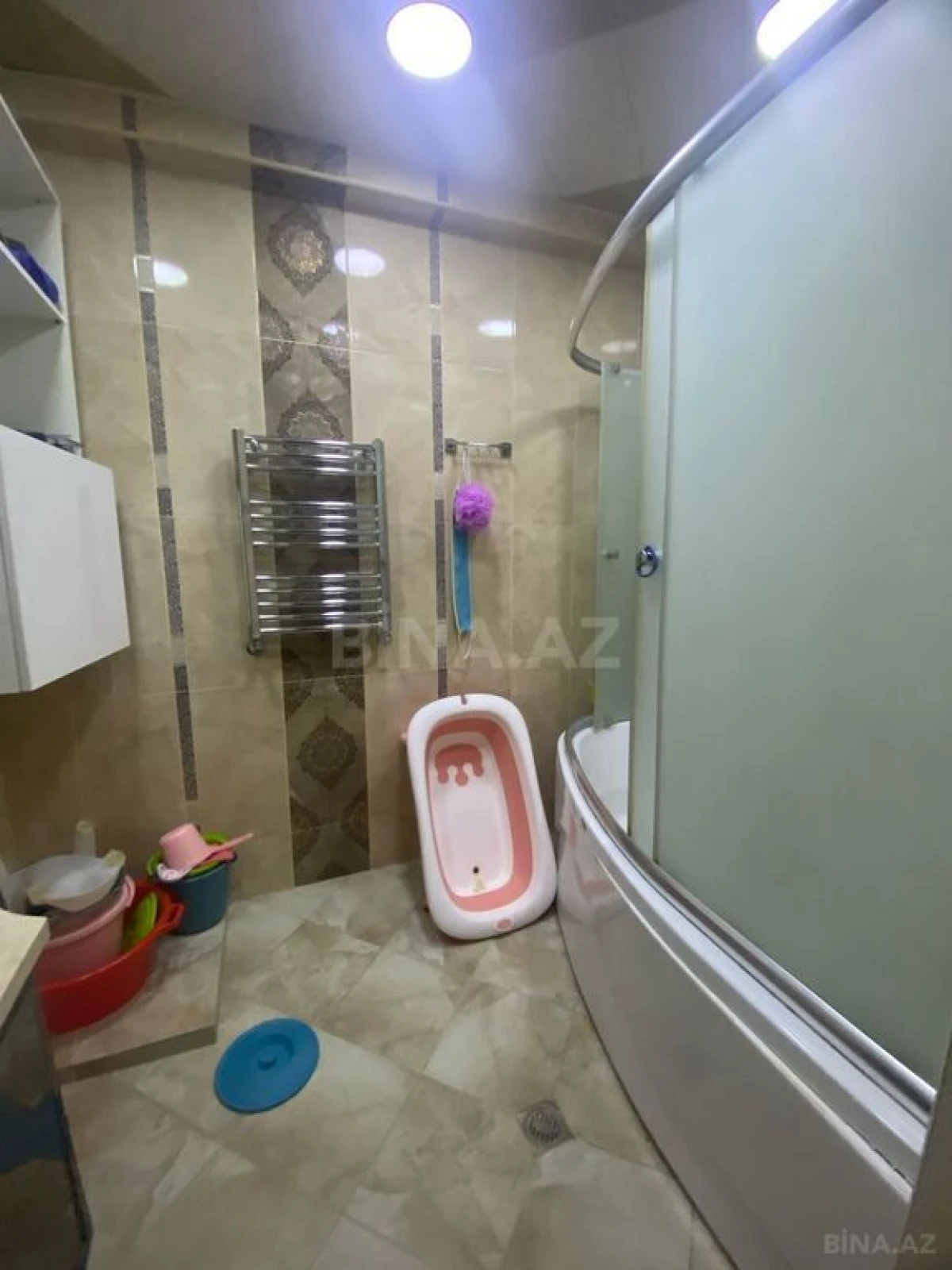 Satılır 4 otaqlı mənzil 127 m²